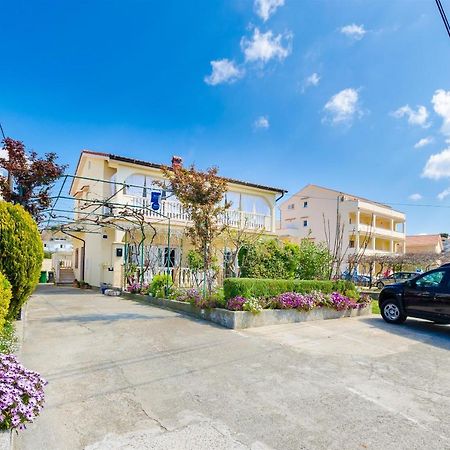 Apartments Mijatovic Lopar Ngoại thất bức ảnh