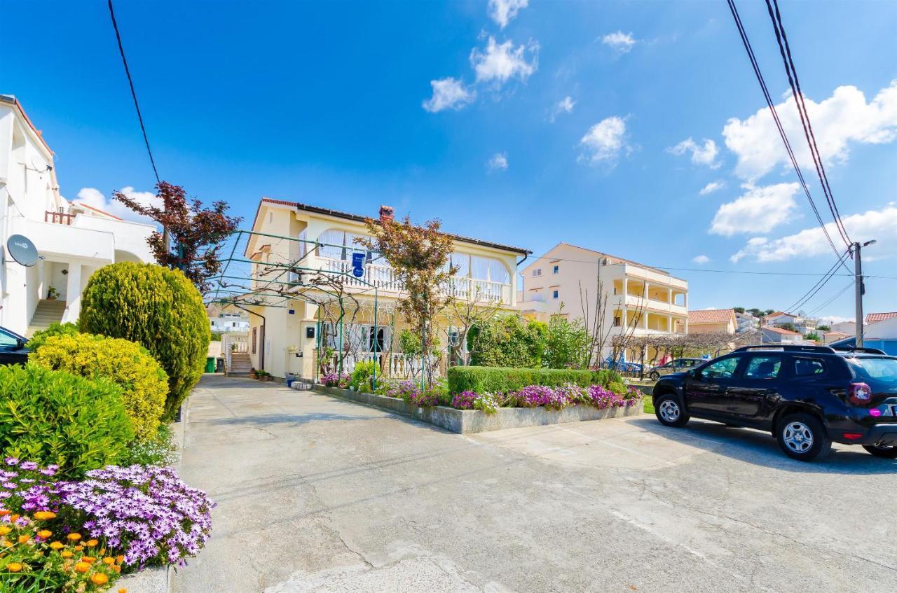 Apartments Mijatovic Lopar Ngoại thất bức ảnh