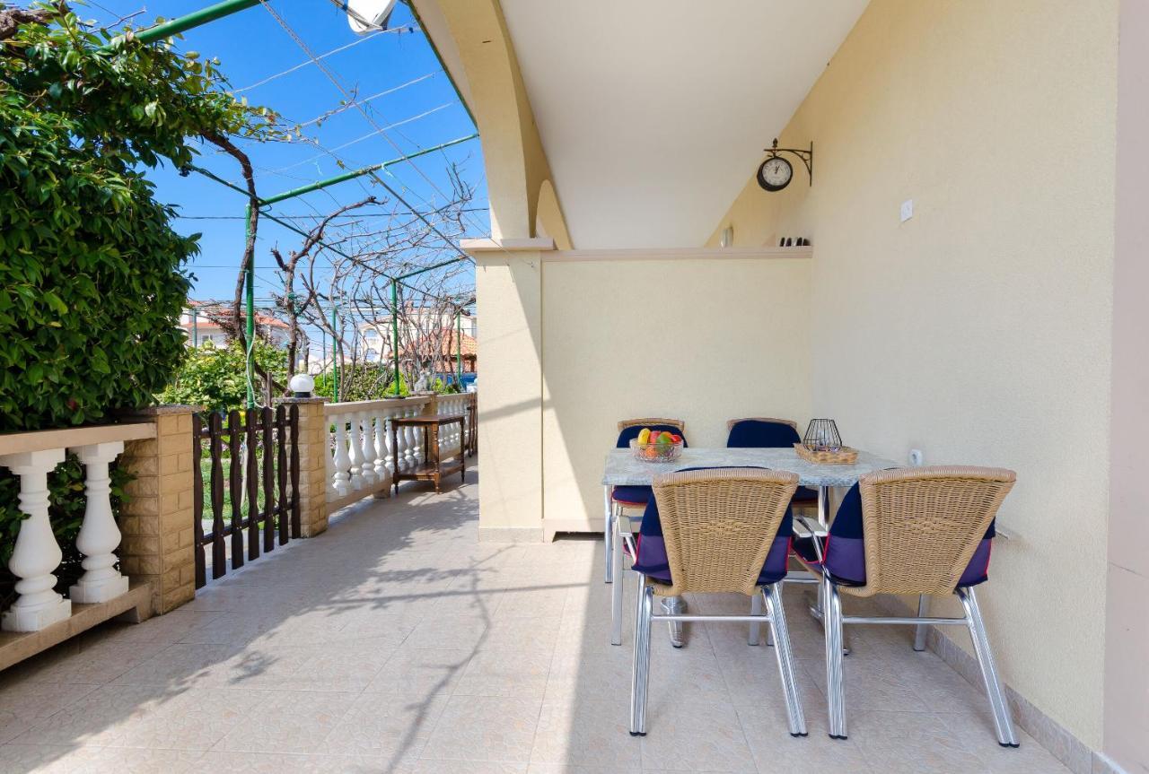 Apartments Mijatovic Lopar Ngoại thất bức ảnh